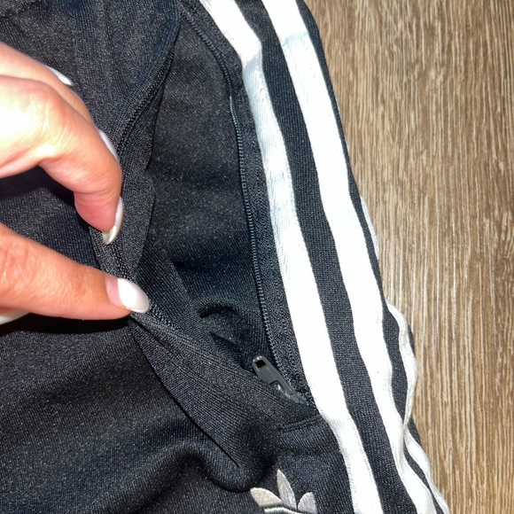 💛 bundle $20- ESSENTIALS FLEECE 3-STRIPES TAPERED CUFF PANTS - Picture 8 of 9